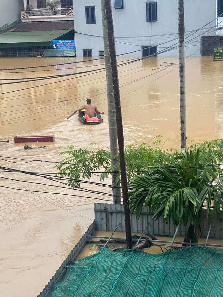 KINH NGHIỆM ỨNG PHÓ VỚI MÙA LŨ ĐƯỢC BÀ CON MIỀN TRUNG CHIA SẺ